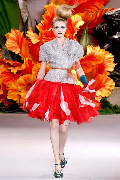 Look 7